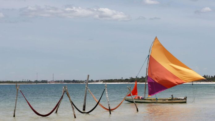 esta-praia-foi-considerada-a-mais-cara-para-visitar-no-brasil-em-2025!